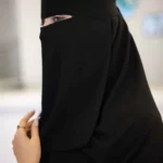 Opened eye niqab